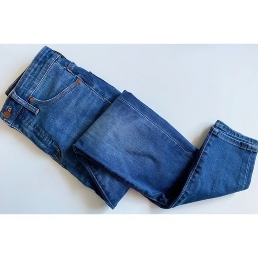 Madewell • Curvy High-Rise Skinny Jeans in Danny Wash: TENCEL™ Denim Edition